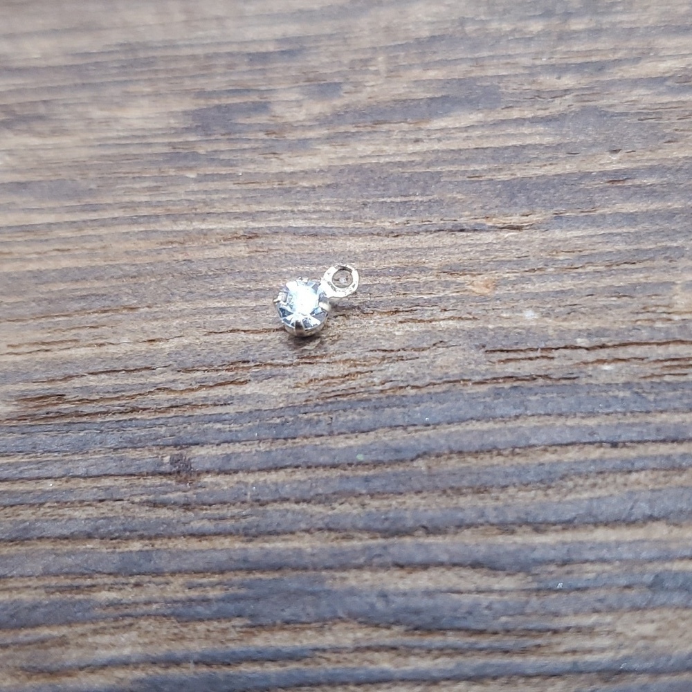 P133 tiny crystal clawfoot estate pendant‎ charm